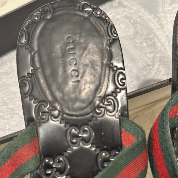 Gucci Black Sandals with Red and Green Straps - Picture 7 of 10